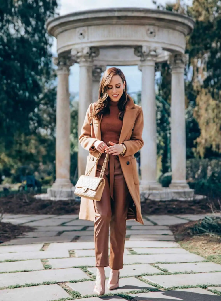 20 Cozy and Chic Brown Fall Outfits to Elevate Your Autumn Wardrobe